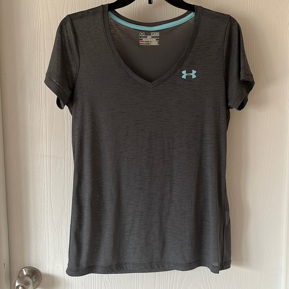 Under armor tee size small